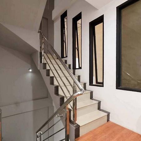 Jotel Guest House Mitra Reddoorz Pulauberayan 外观 照片