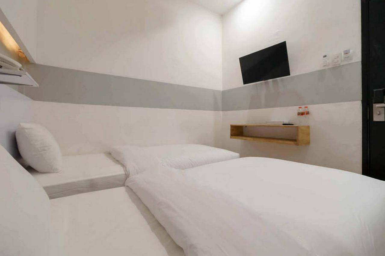 Jotel Guest House Mitra Reddoorz Pulauberayan 外观 照片