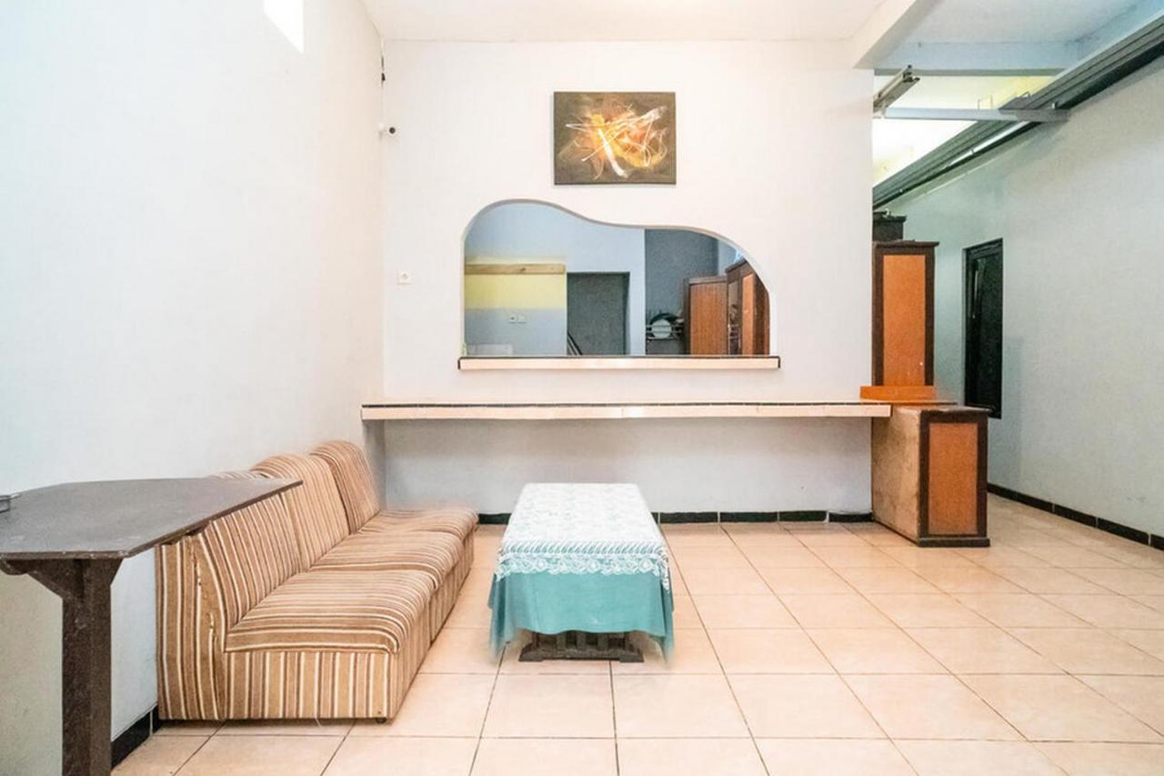 Jotel Guest House Mitra Reddoorz Pulauberayan 外观 照片