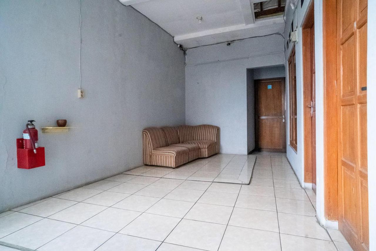 Jotel Guest House Mitra Reddoorz Pulauberayan 外观 照片